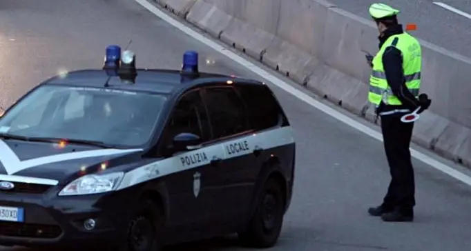 Trento, distrugge guard-rail e fugge Individuato, pagherà 4 mila euro