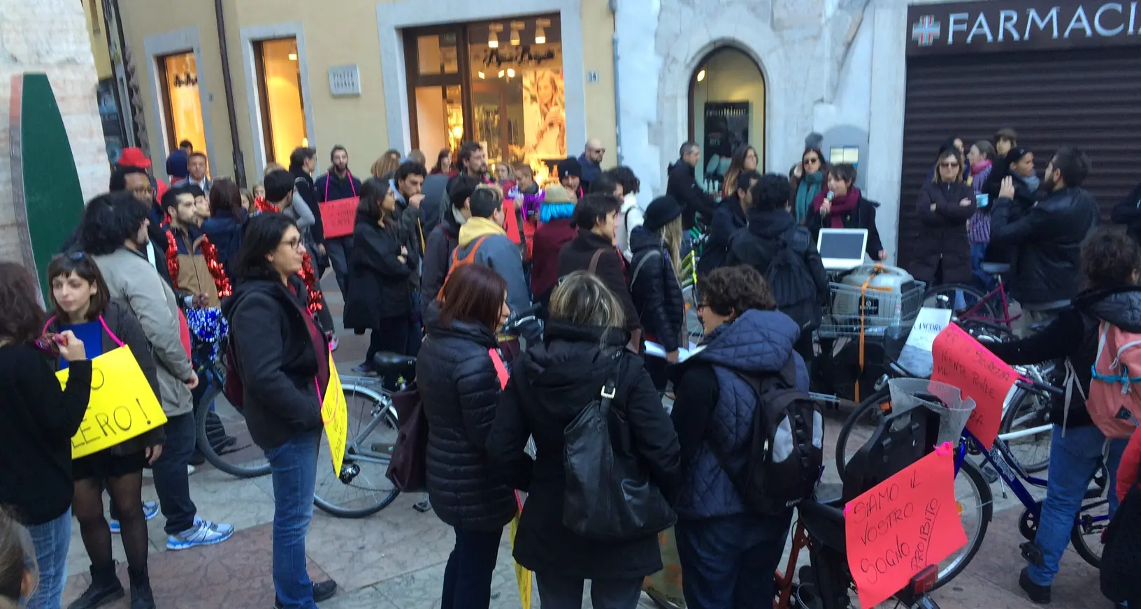 Insieme in bicicletta per dire no all'omofobia