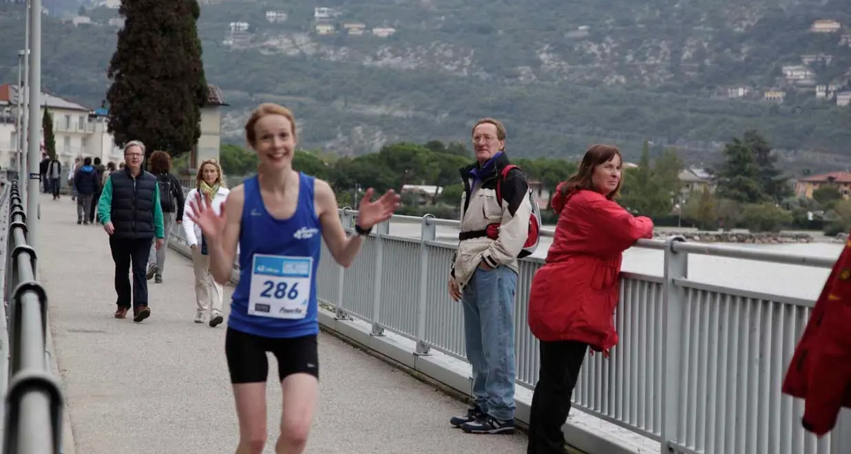 In duemila alla Lake Garda Marathon, vincono Gillian Bland e Massimo Leonardi