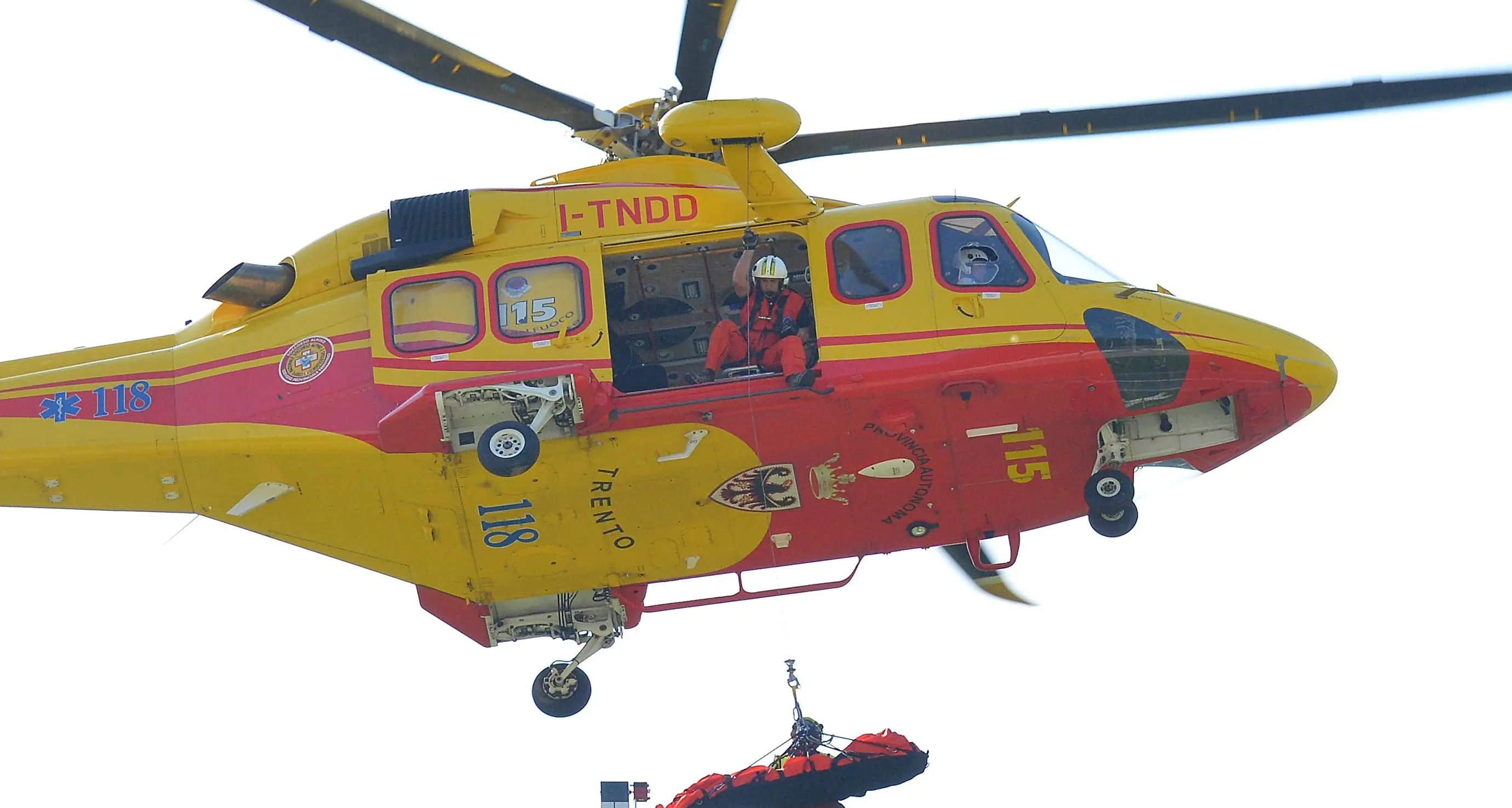 Castello Tesino, incidente in moto Un uomo soccorso in elicottero