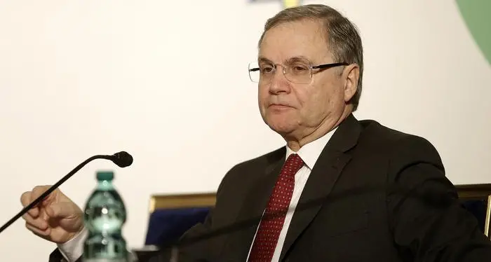 «Il governatore di Bankitalia Visco indagato per corruzione e truffa»
