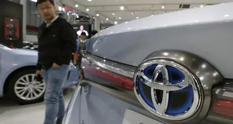 Toyota: maxi richiamo per 6,5 mln auto. Problema all'alzavetri, potrebbe creare incendi