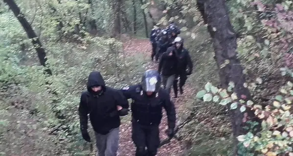 Trivelle Tav in azione a Mattarello. La polizia ferma alcuni contestatori