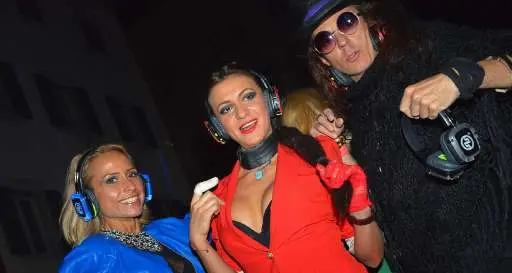 La discoteca silenziosa a Trento, buona la prima del «Silent Party»