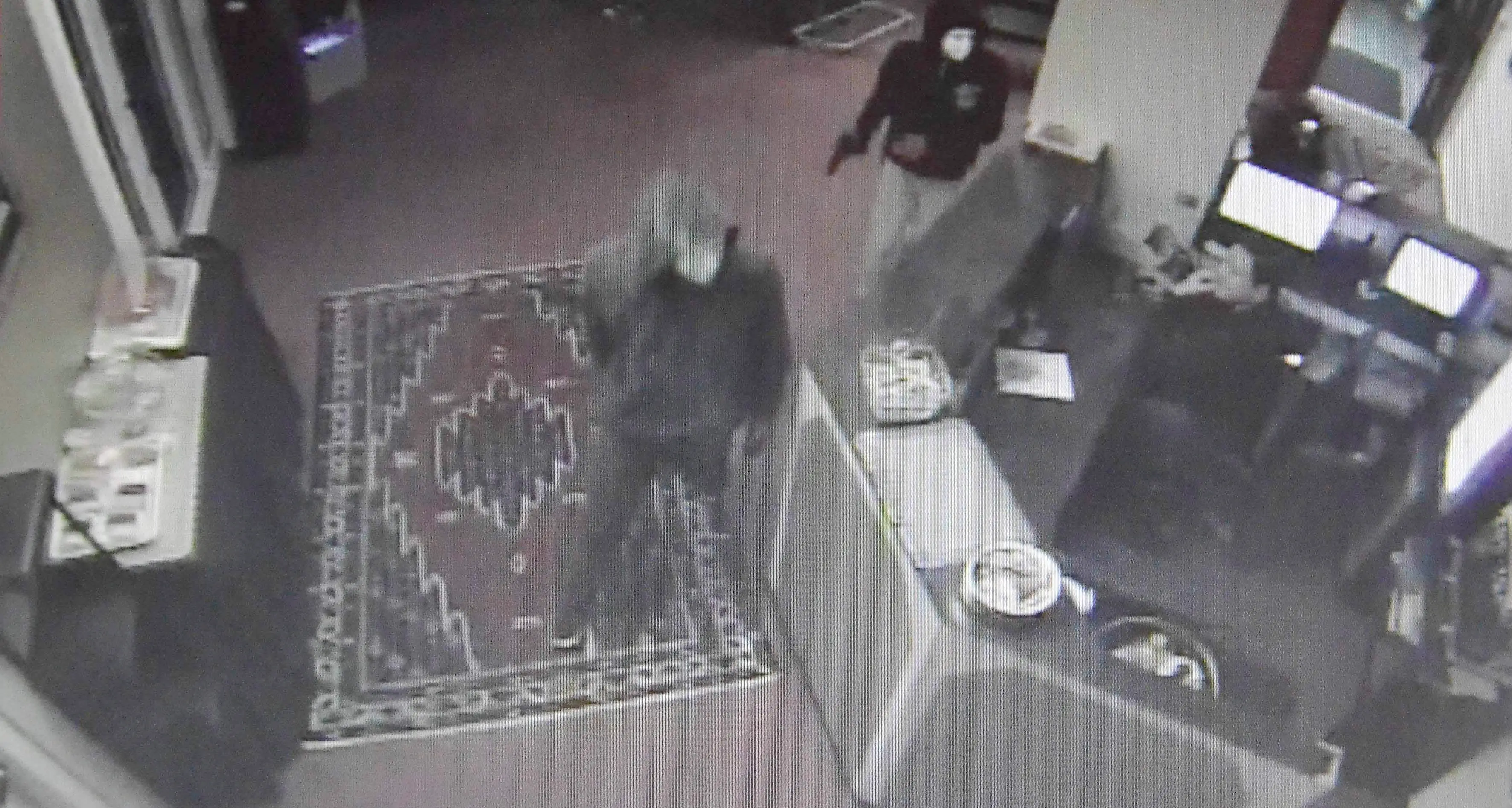 Trento, boom di vendite per gli spray urticanti Allarme sicurezza, molti vorrebbero un'arma