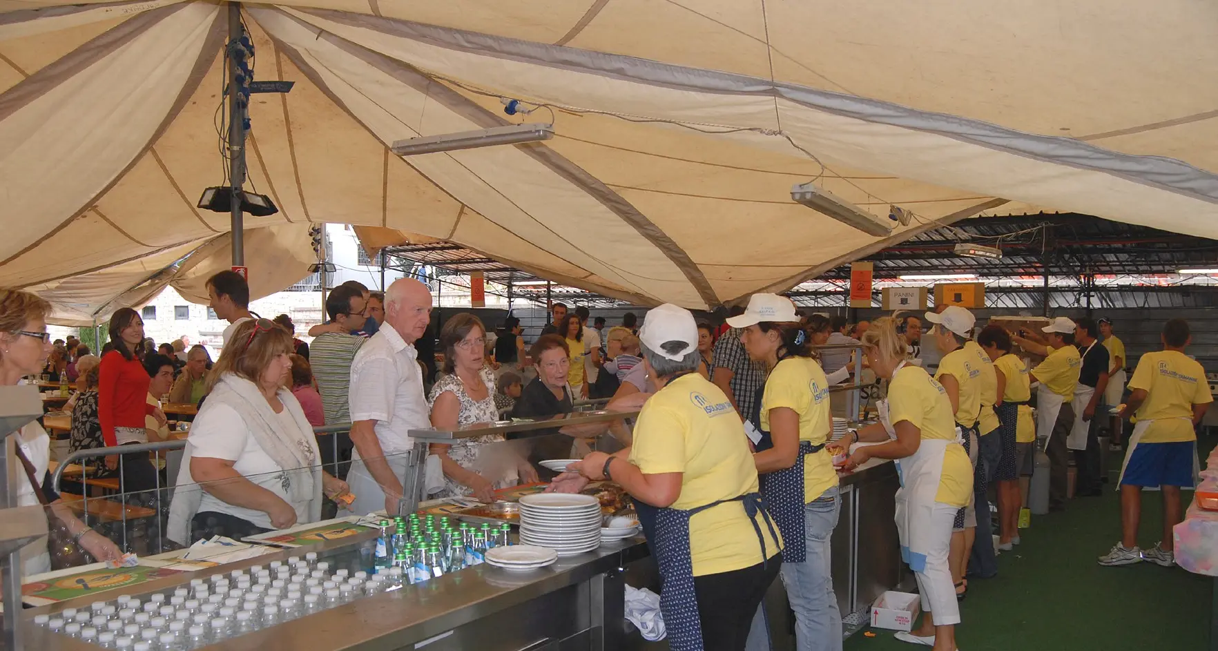 Mattarello, lo «spritz dei Anzoi» per inaugurare la sagra
