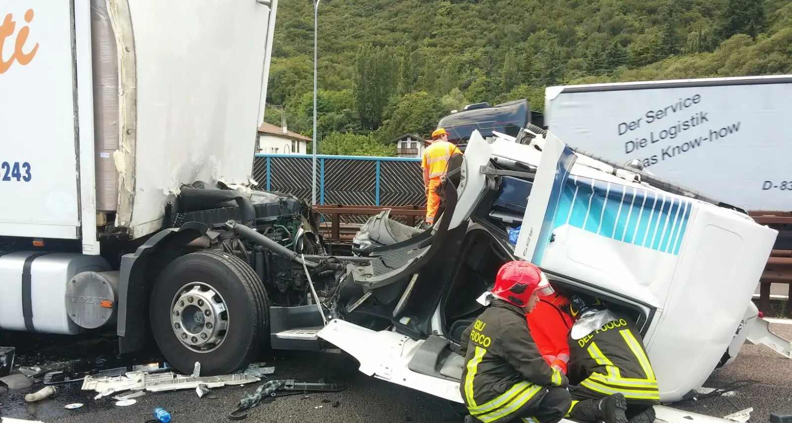Scontro fra Tir in A22 a Trento, autostrada bloccata verso Bolzano