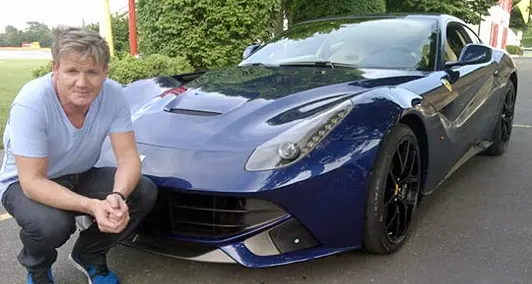 Il grande chef inglese Gordon Ramsay in visita alla Ferrari di Maranello