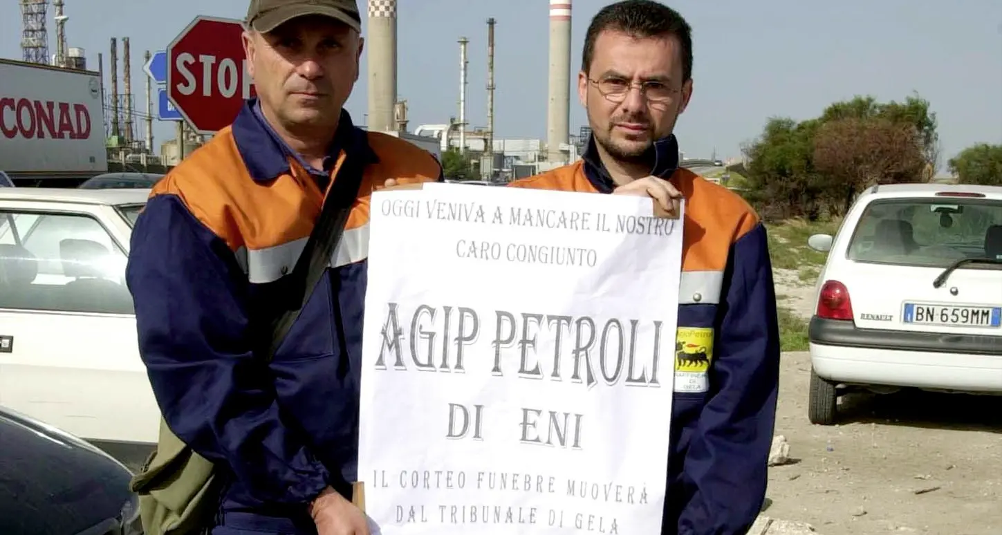 Crisi industriale a Gela: il sindaco dispone le bandiere a mezz'asta