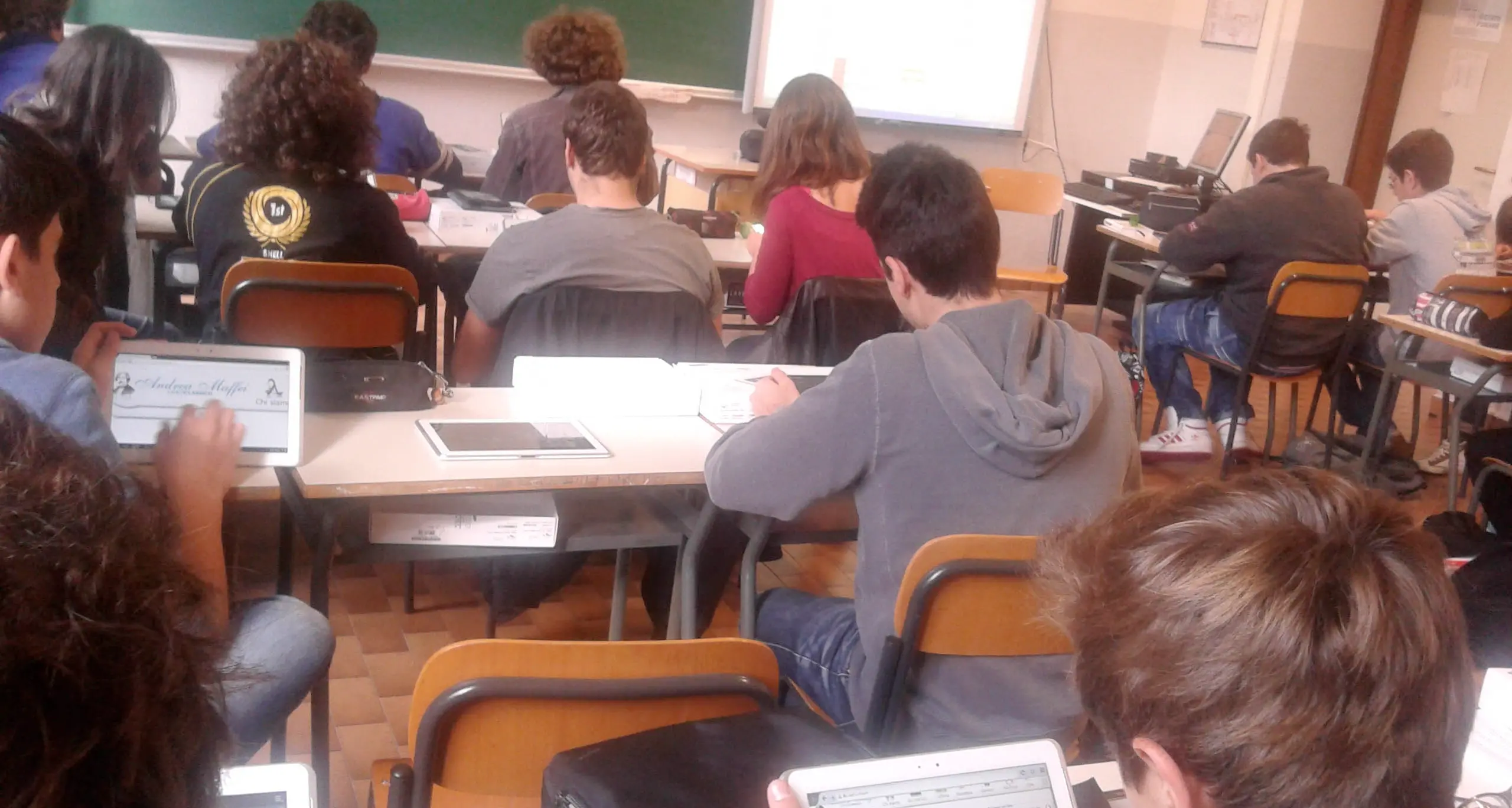 Scuola, è scontro tra prof e sindacati
