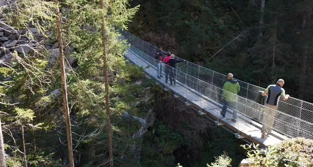 Un ponte tibetano di 40 metri sul torrente Travignolo