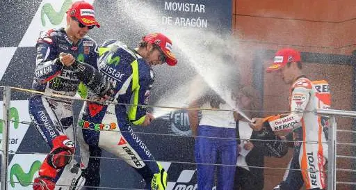Lorenzo vince, Vale Rossi terzo Nel mondiale lo spagnolo si avvicina