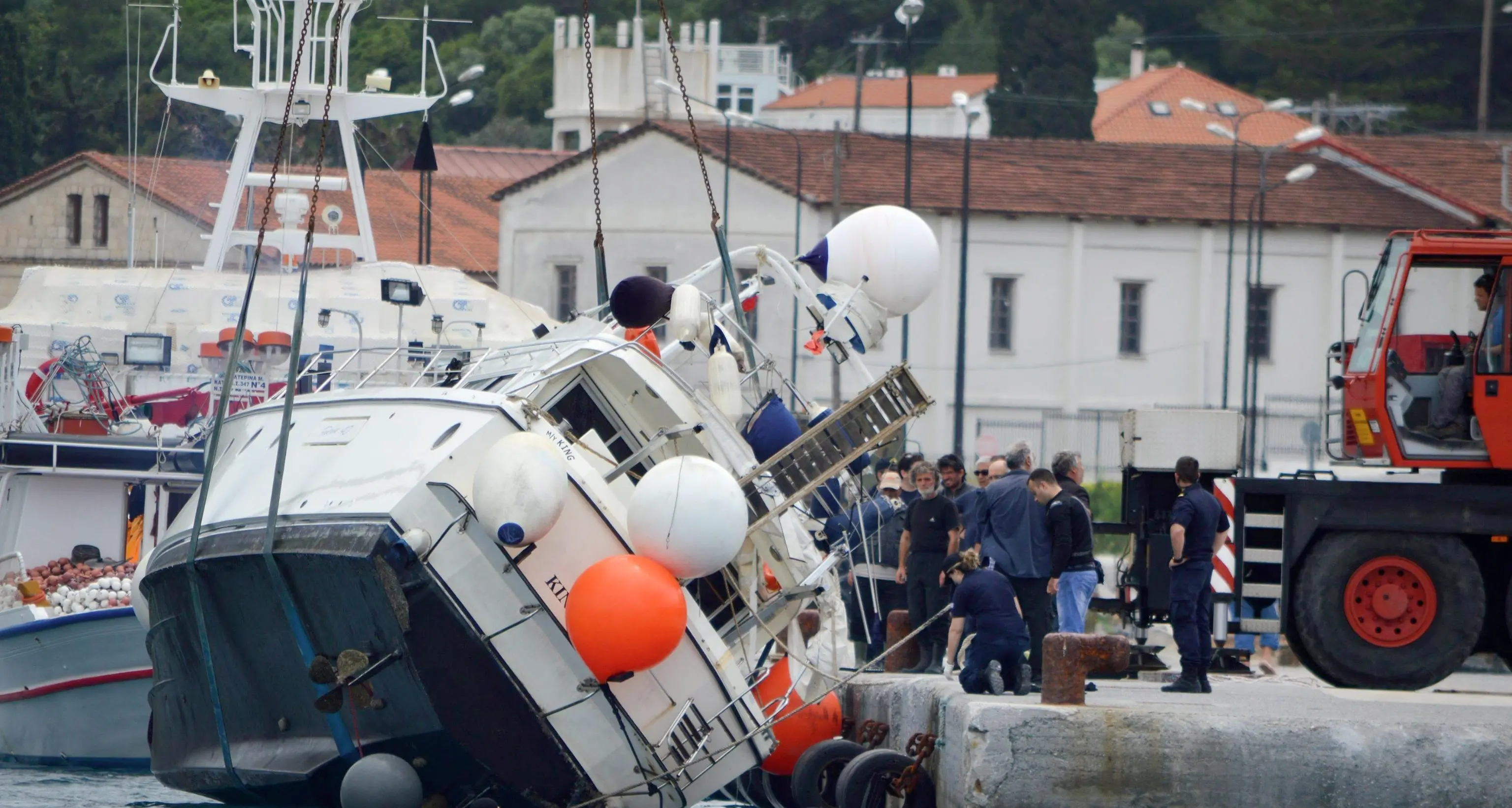 Tragico naufragio di migranti Morte 4 donne e un bimbo