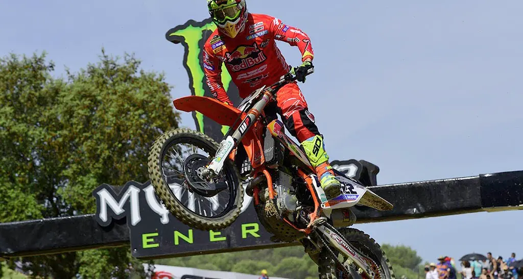 Gajser trionfa a Leon in Messico Cairoli è solo sesto e terzo nella generale