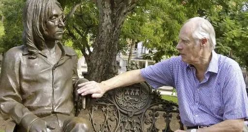 Addio al produttore George Martin Era «il quinto Beatles»