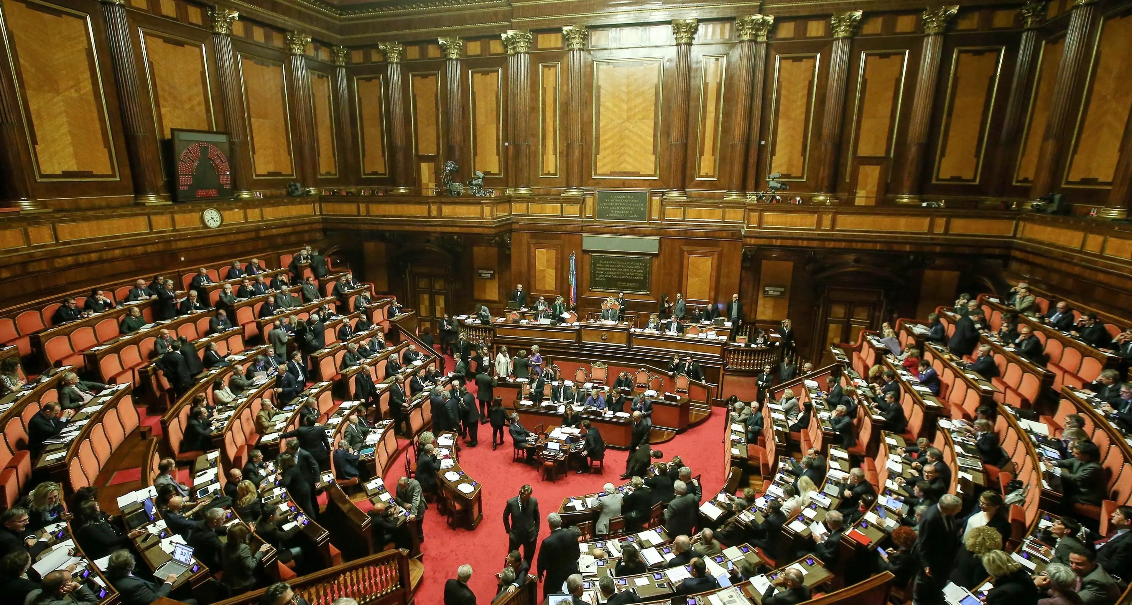 In Senato la discussione sulle unioni civili Primi voti - La diretta video