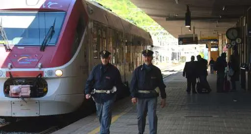 Denunciato il rapinatore della stazione: è un minorenne straniero