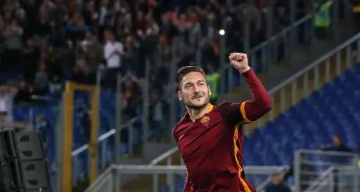 Juventus ad un passo dallo scudetto A Roma è «Totti-delirio», ko l'Inter