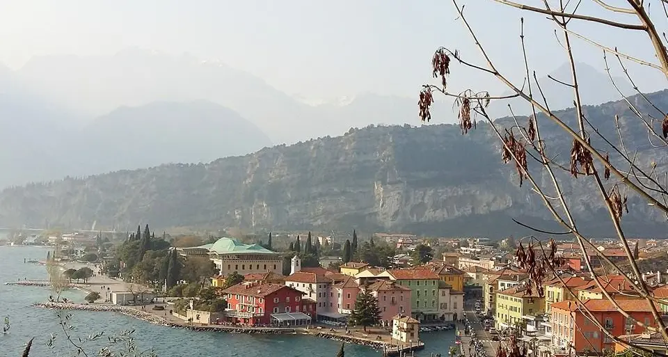 Torbole diventa un set Si gira un film cinese
