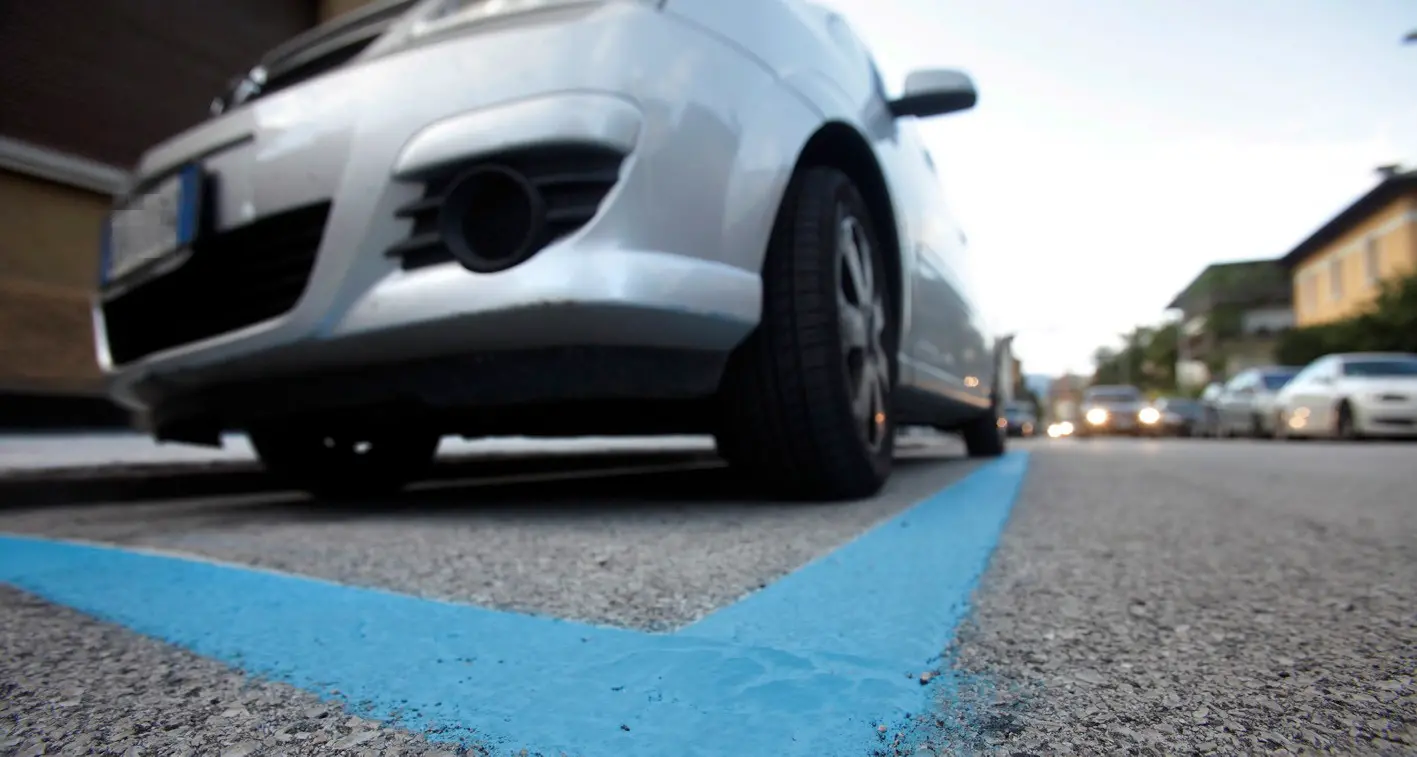Legittime le multe sui parcheggi blu La Cassazione respinge i ricorsi