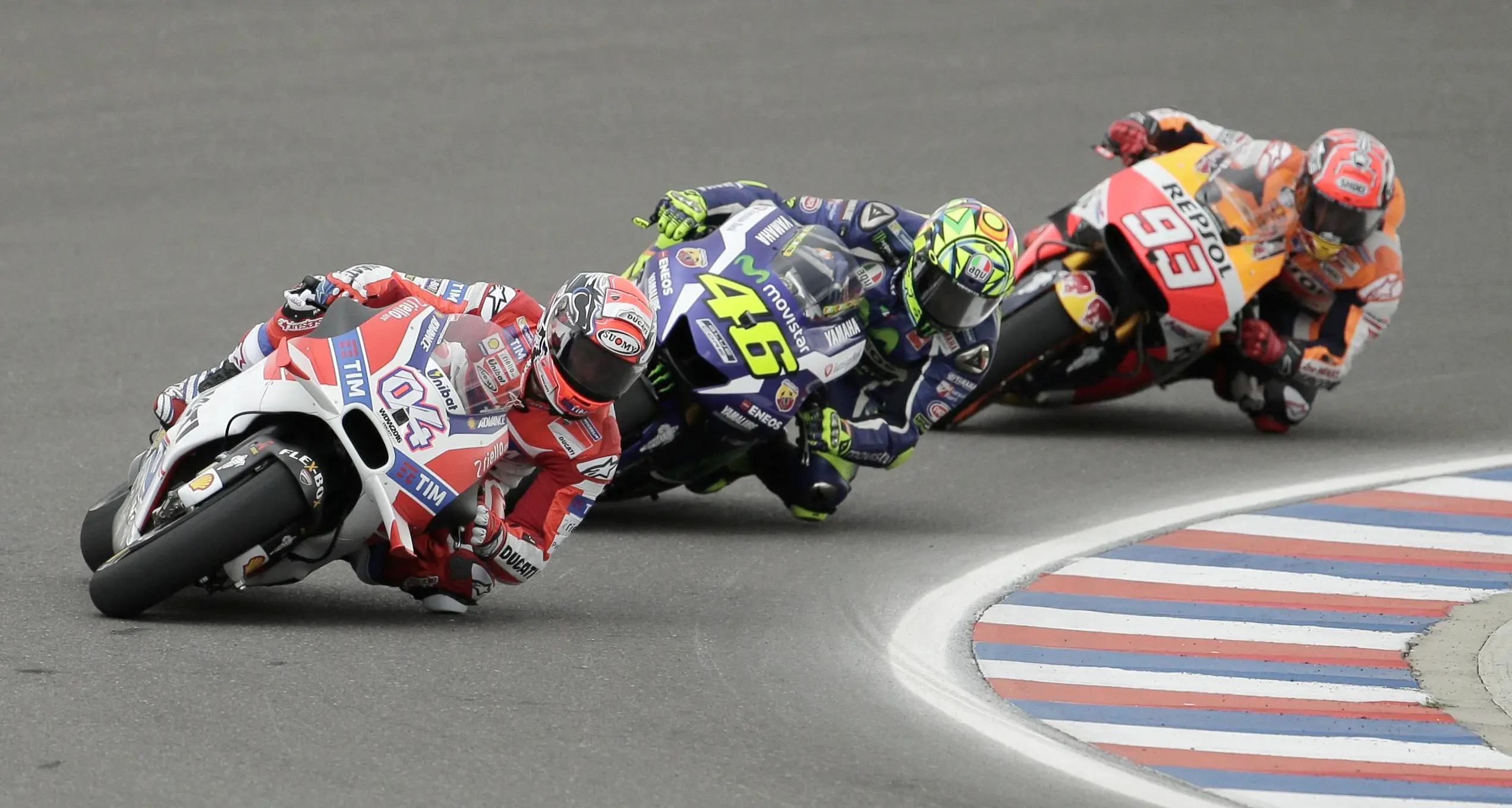Gp Argentina: Marquez su Rossi Le Ducati si autoeliminano