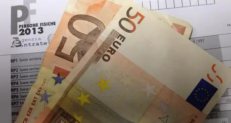 La pressione fiscale torna a salire, Istat: pesa fondo salva-banche