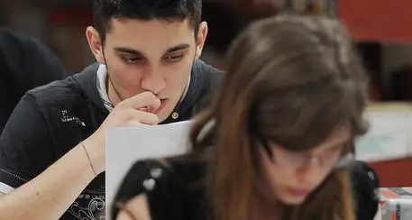 Ragazzi italiani stressati da scuola, più di colleghi Ue