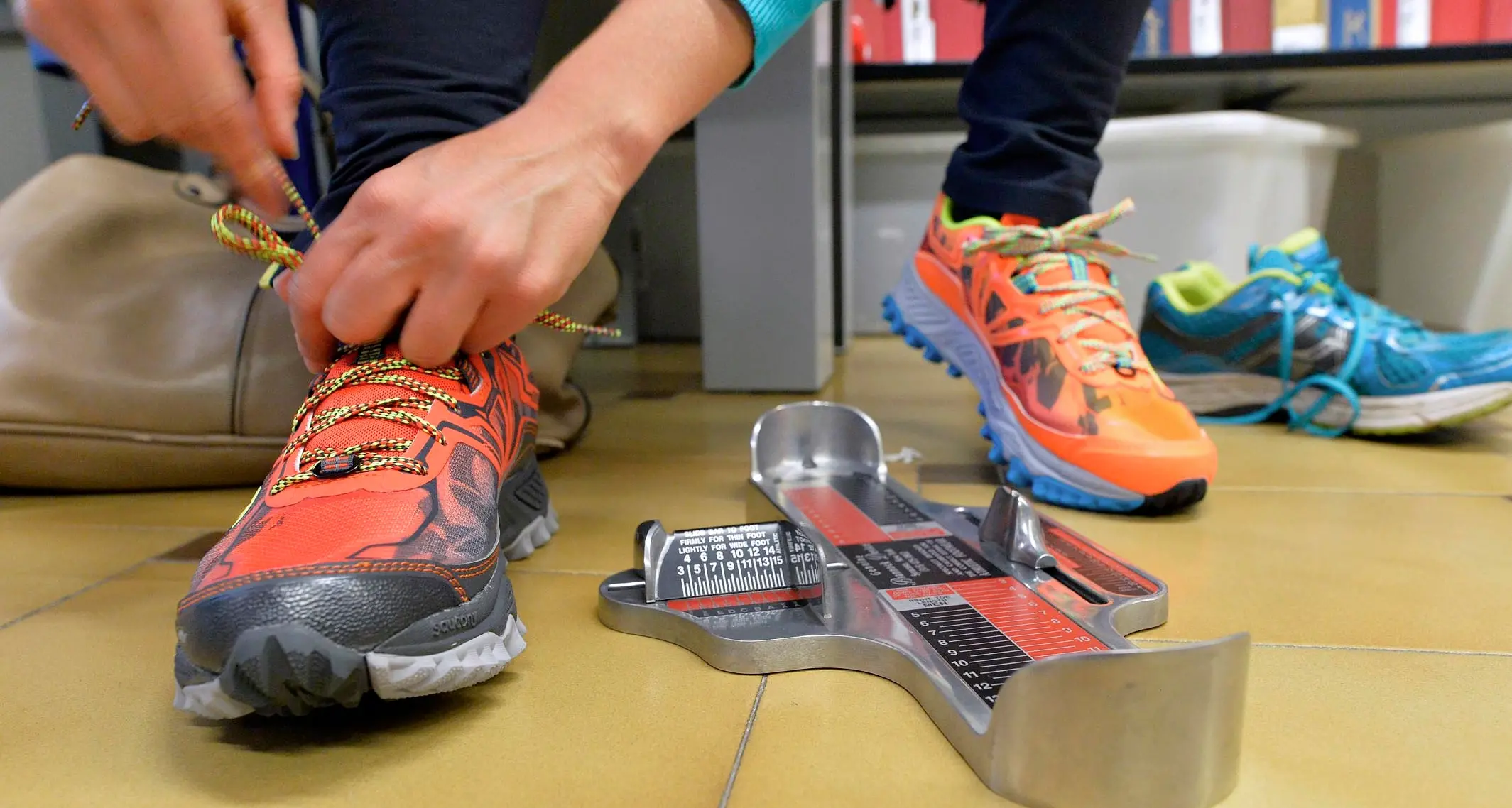 Provare le scarpe in negozio costa 10 euro Tutta colpa della concorrenza web