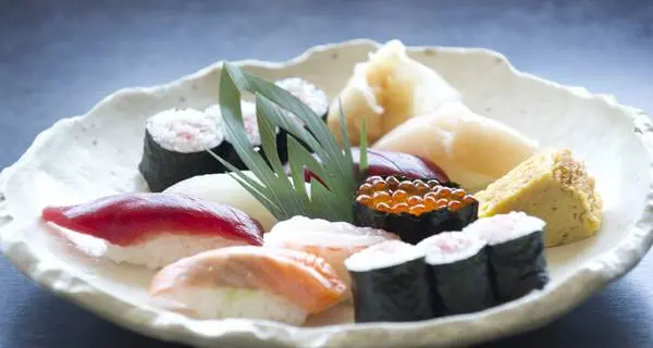 Il sushi come la dieta mediterranea, sono i cibi della longevità