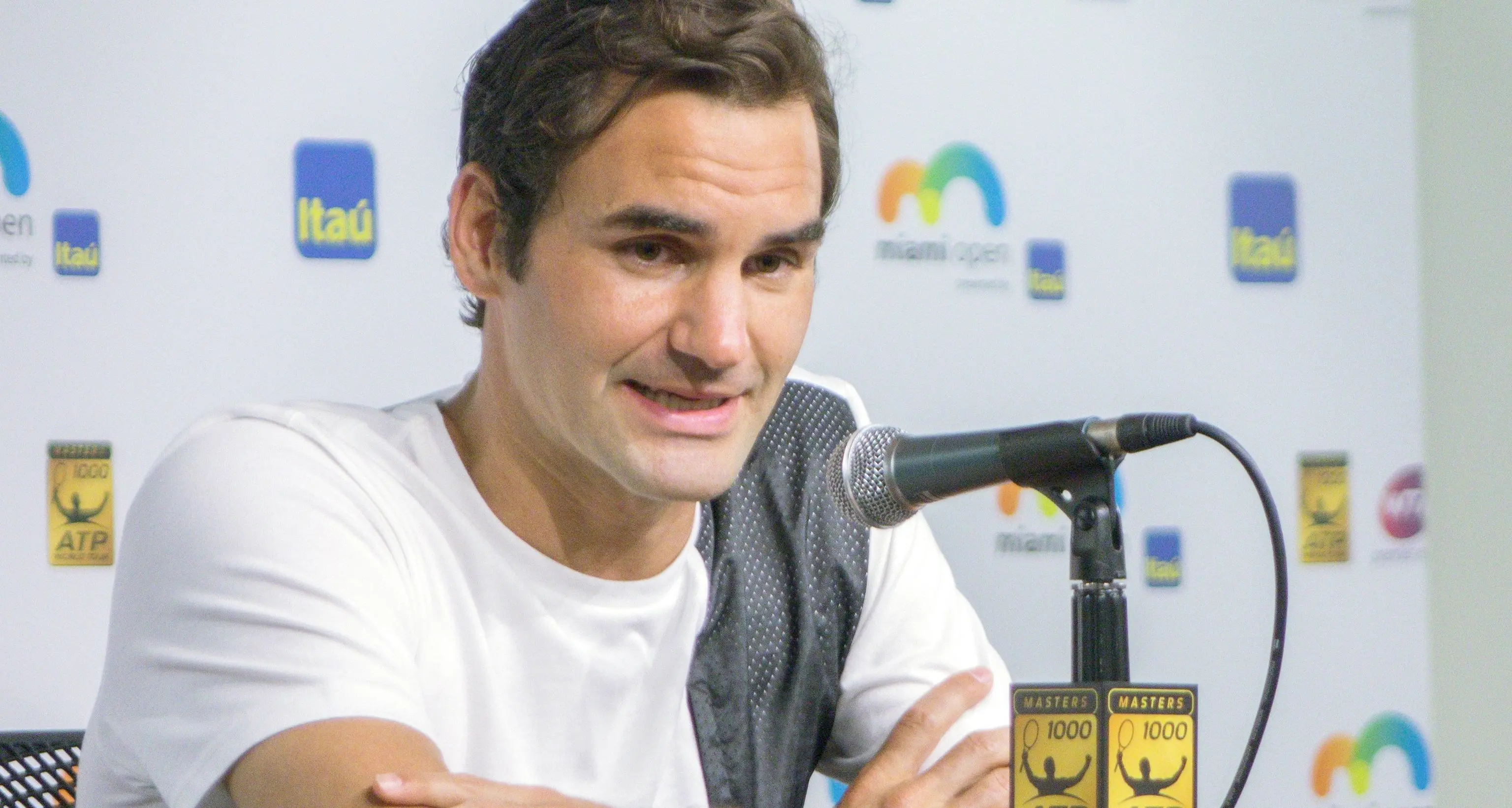Federer diserta il torneo 1000 di Miami si infortuna durante il bagnetto alle gemelle