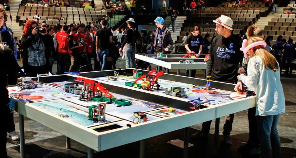 Robot di Lego per riciclare A Rovereto la sfida nazionale