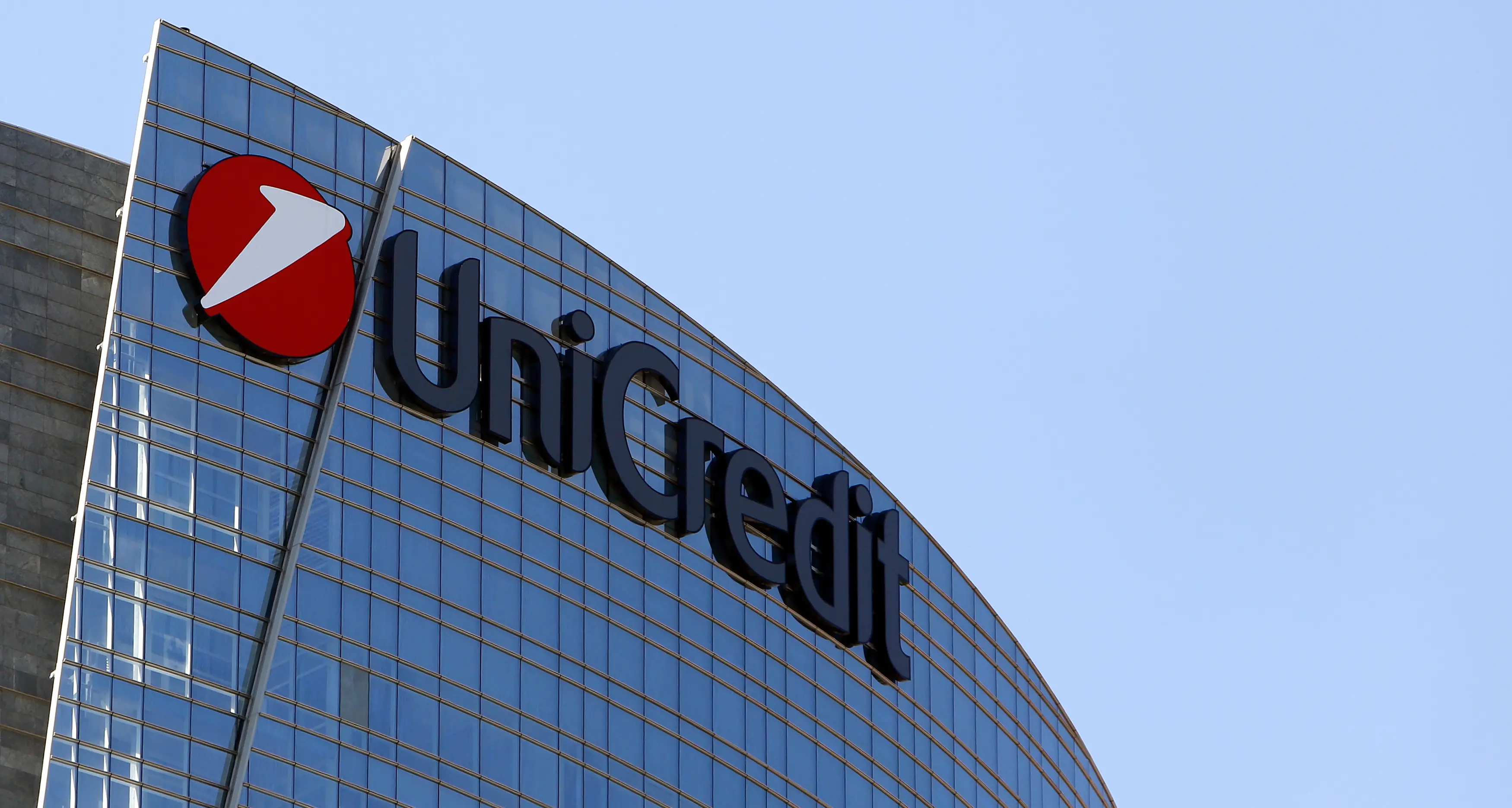 La sforbiciata di Unicredit A casa un quinto del personale