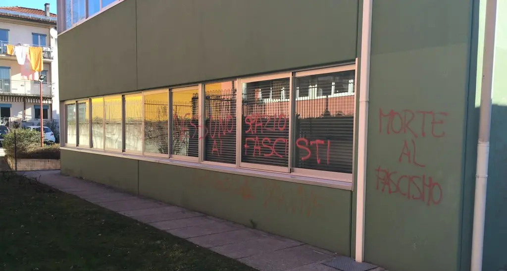 I vandali colpiscono la Circoscrizione Oltrefersina