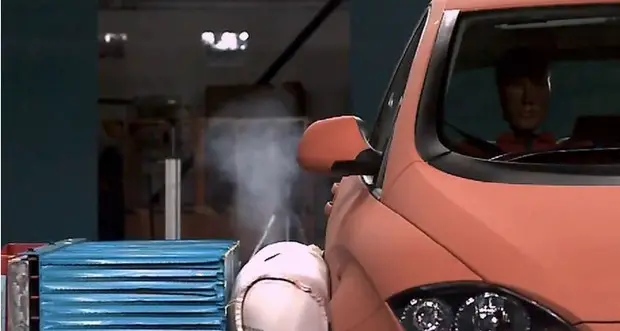 Arriva l'airbag anti-tamponamento, sarà esterno all'auto