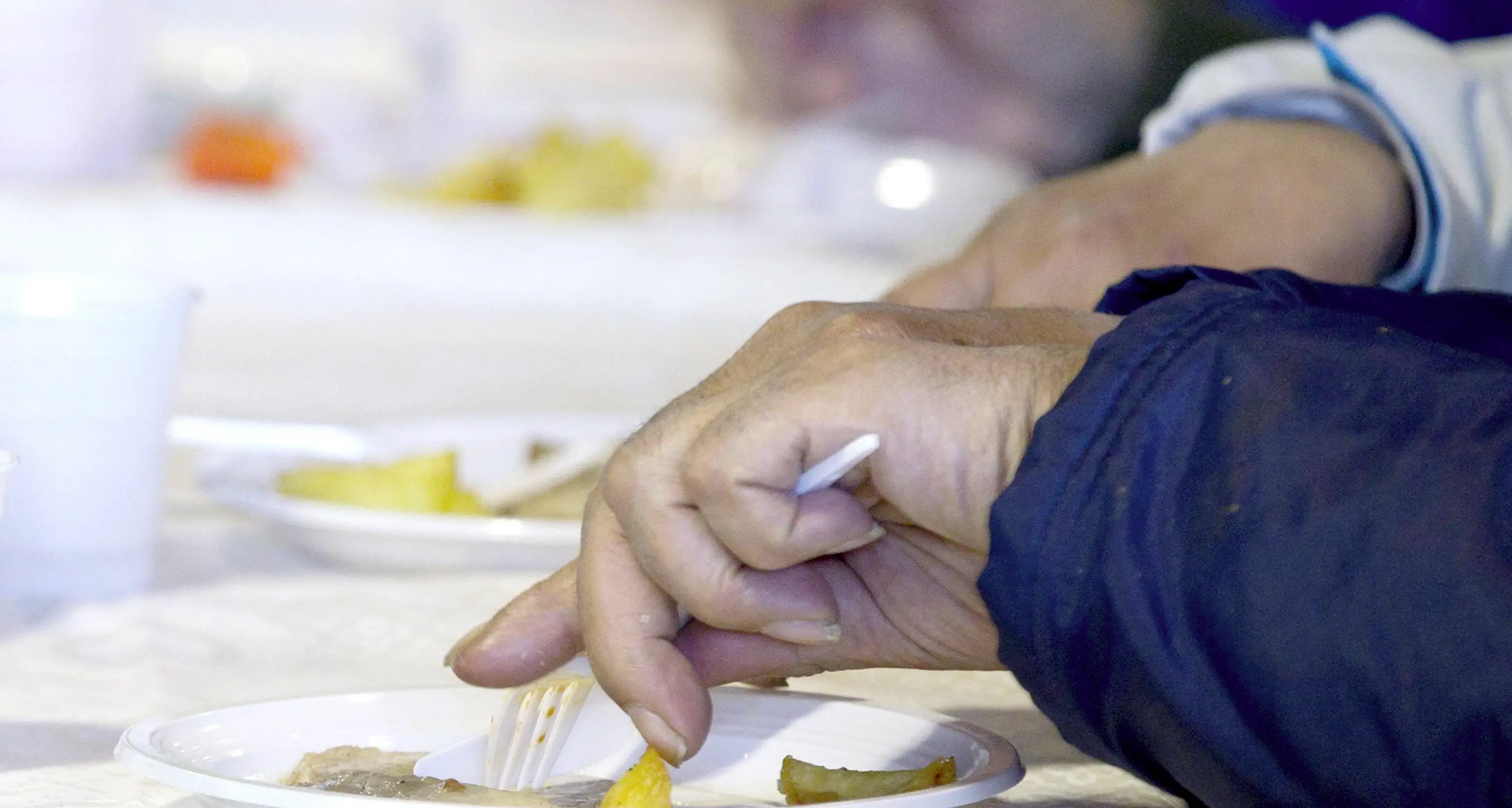 Sciopero della mensa Ossanna interroga: \"Basta con riso bollito e carotine\"