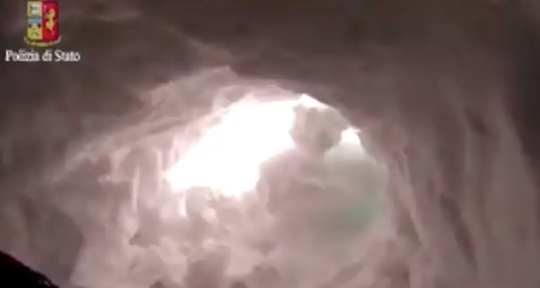 Un video del Centro addestramento alpino Moena: ritrovamento di un disperso sotto la neve da cane poliziotto