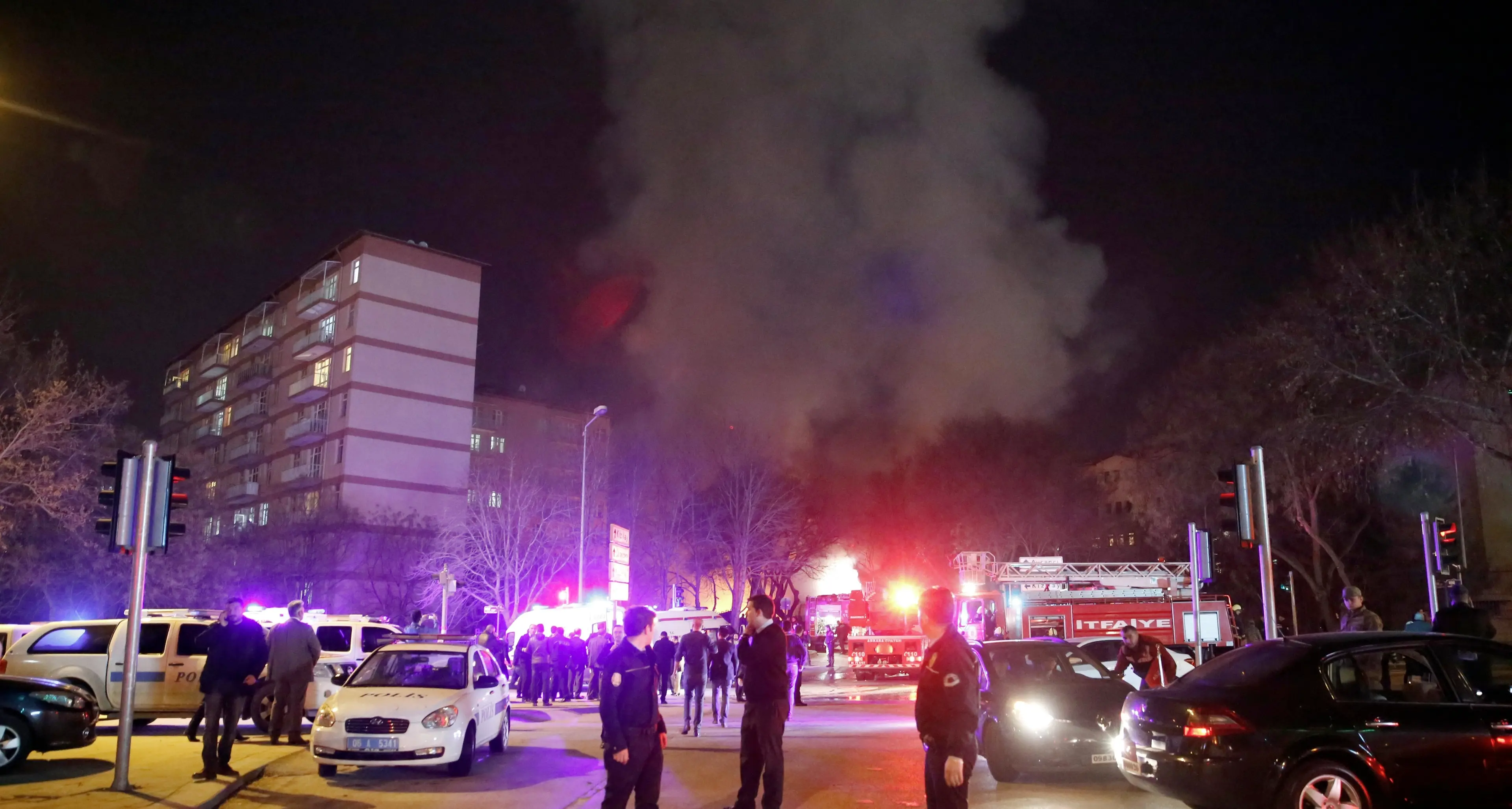 Ankara, autobomba contro convoglio militare: 28 morti