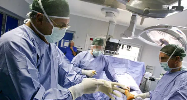Bisturi non tagliano, denuncia chirurghi ospedalieri