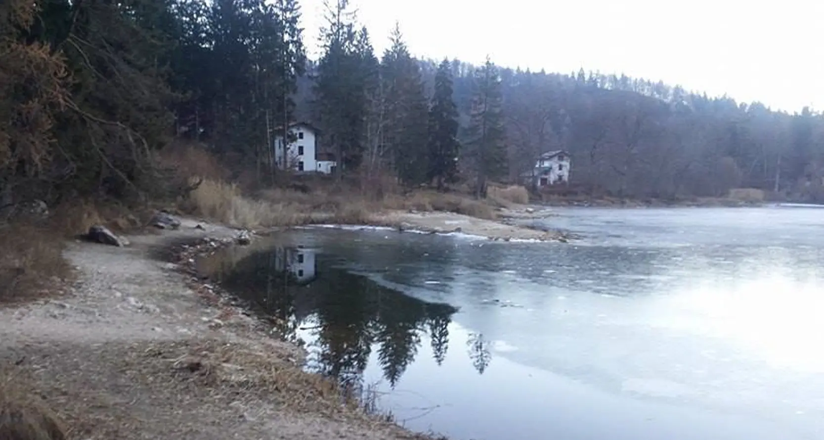 Inverno troppo asciutto il lago di Cei si restringe