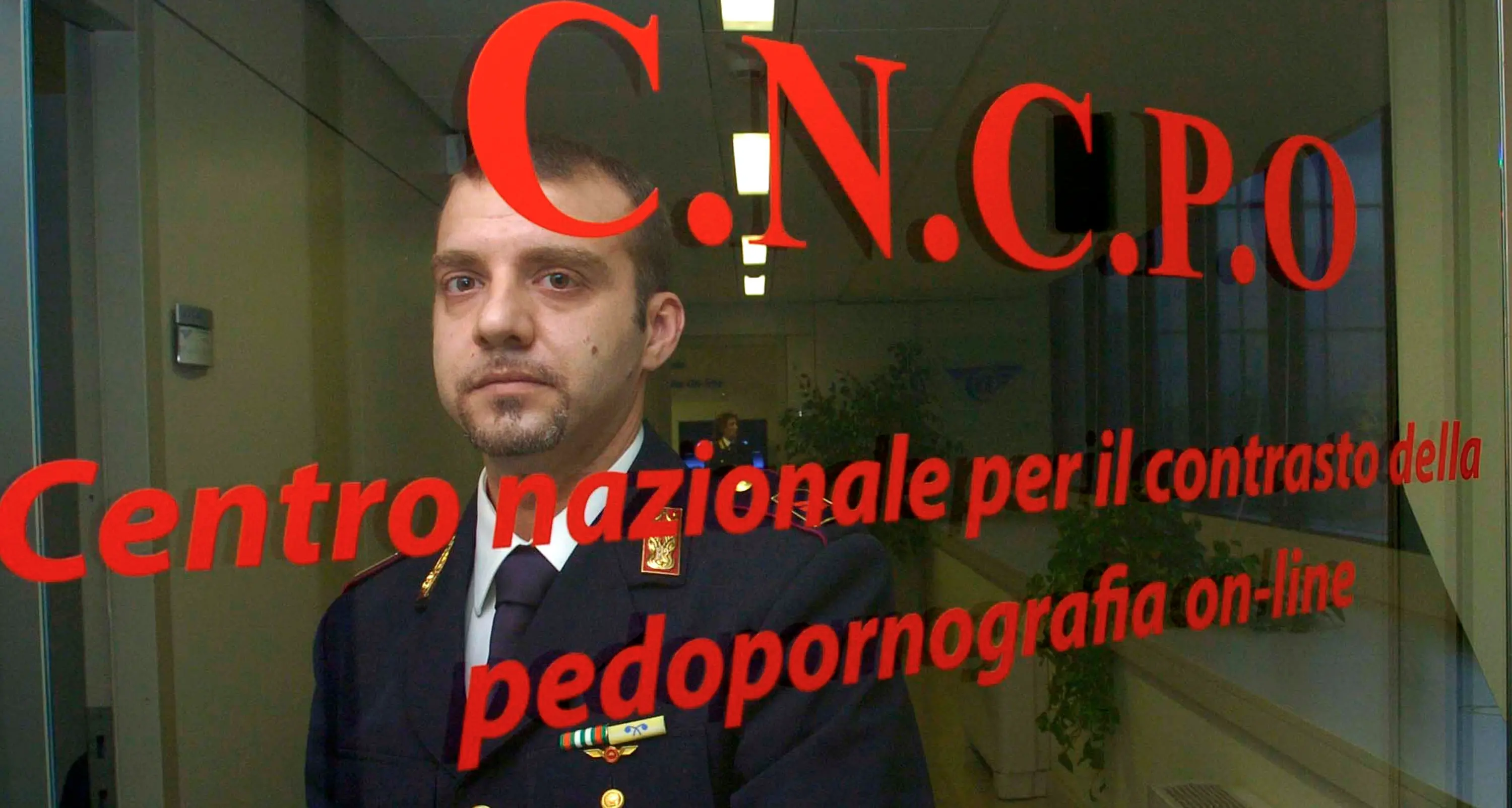 Arrestato per detenzione di materiale pedopornografico