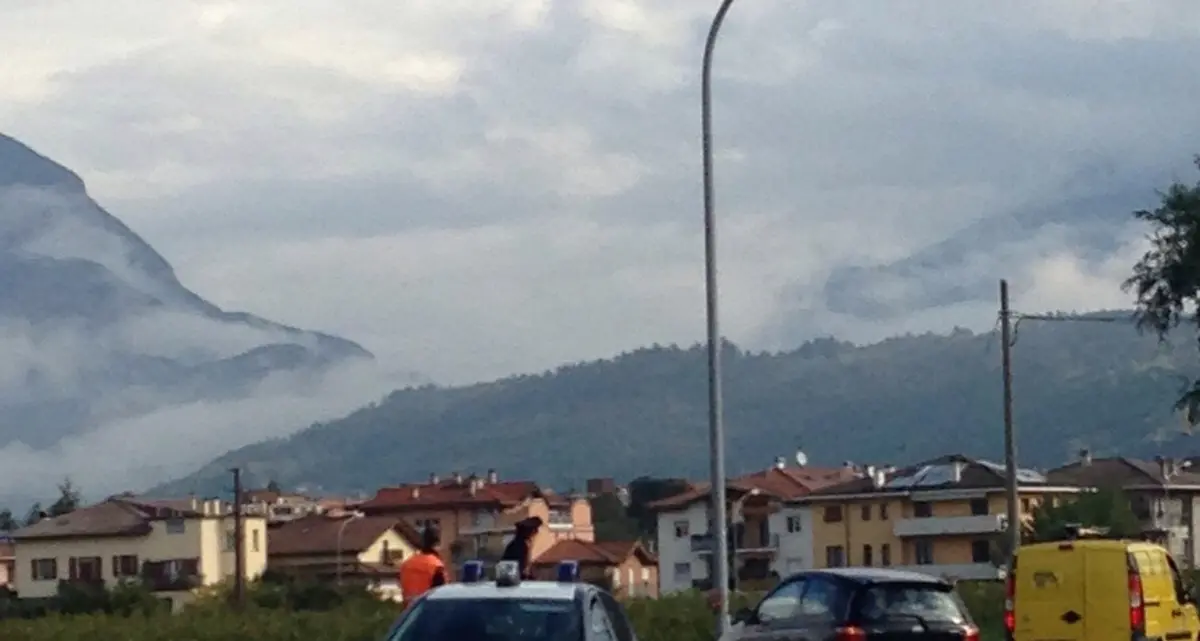 Auto fuori strada alle Zigherane: «La bretella risolverà il problema»