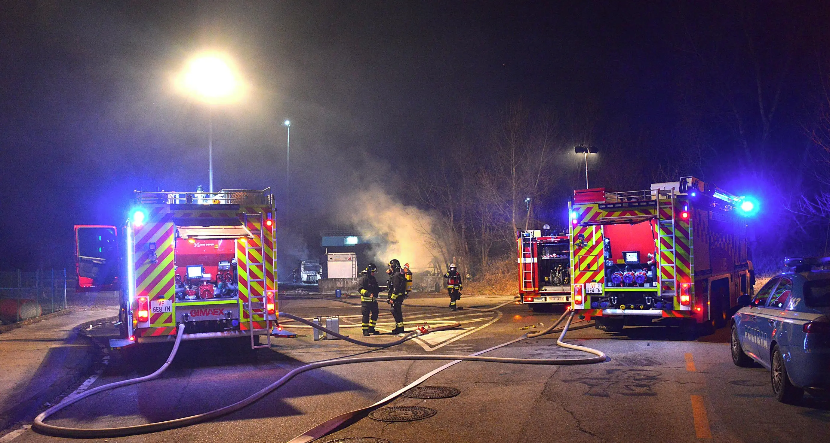 Roncafort, incendio al campo nomadi Distrutte quattro roulotte, nessun ferito