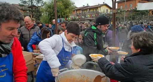 Carnevale, a Rovereto la tassa sui maccheroni
