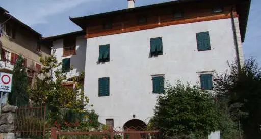 Trovata morta in casa dopo 20 giorni. Bianca Arnoldi, 89 anni, viveva a Tuenno