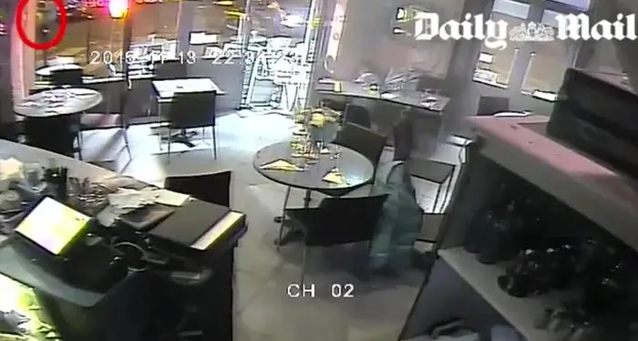 Parigi, il video shock di una delle sparatorie