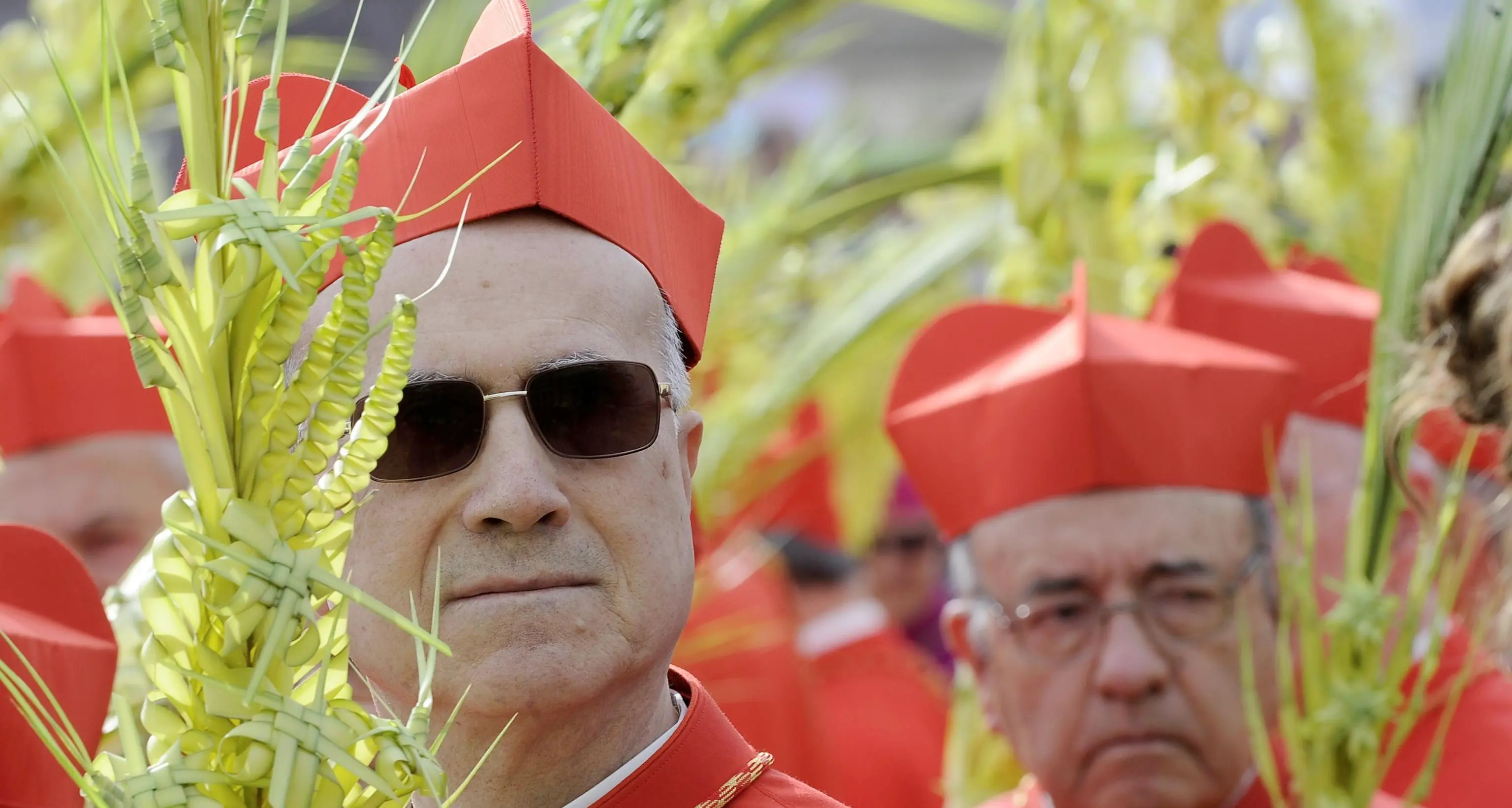 Il cardinale Bertone dona 150mila euro al «Bambino Gesù»