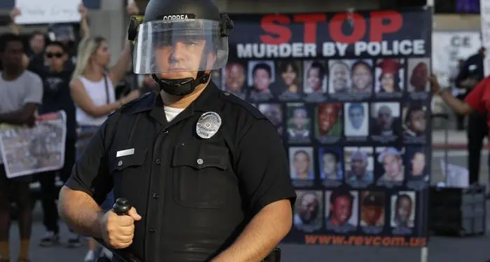 La polizia uccide un altro nero, ancora tensioni a Los Angeles