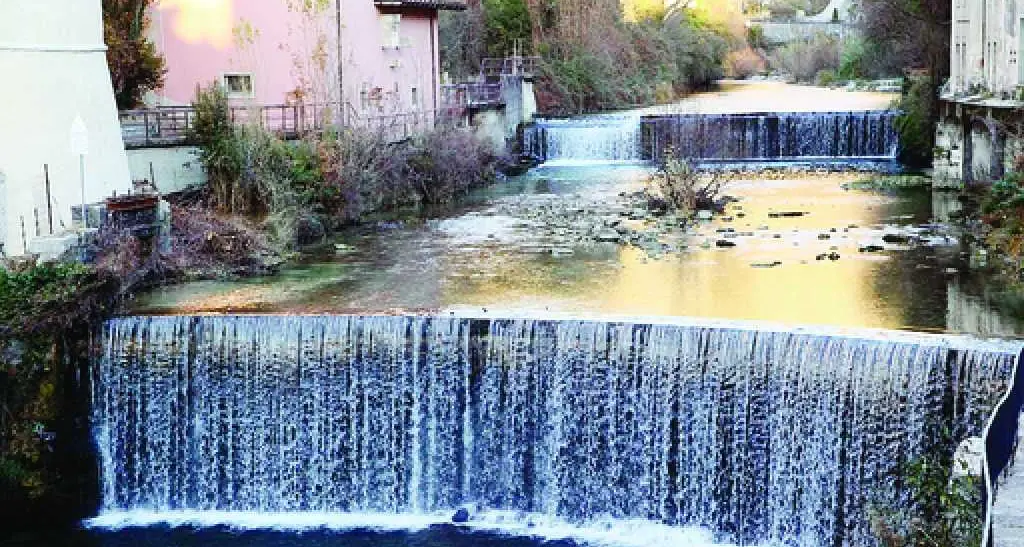 Cascata a rischio e vari disagi Denuncia sui lavori nel Leno