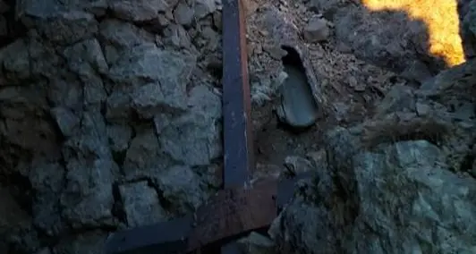 Vandalismo sulle cime Bondone Divelta la croce del Cornet