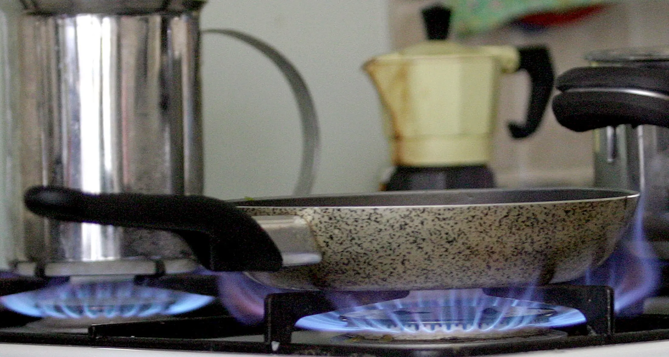 L'allarme del Centro tutela consumatori «Tornano i venditori di rilevatori di gas»